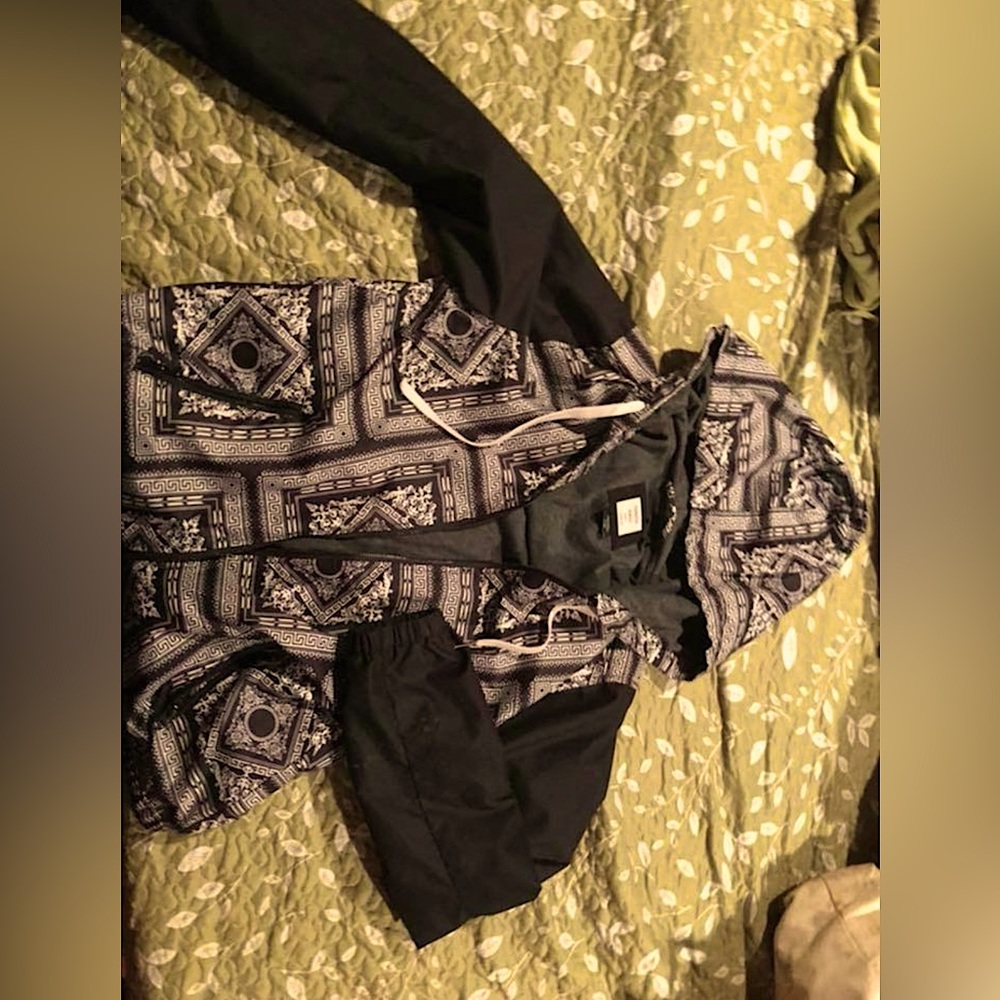 UNISEX Ninth Hall Windbreaker (Zumiez Outside)